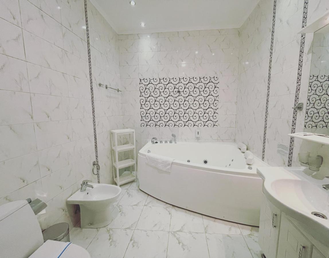 Двокімнатні Апартаменти На Лукіяновича, 3 Lviv Ngoại thất bức ảnh